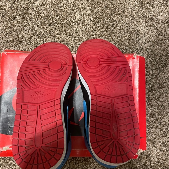 Jordan 1 unc to Chicago - Picture 5 of 5